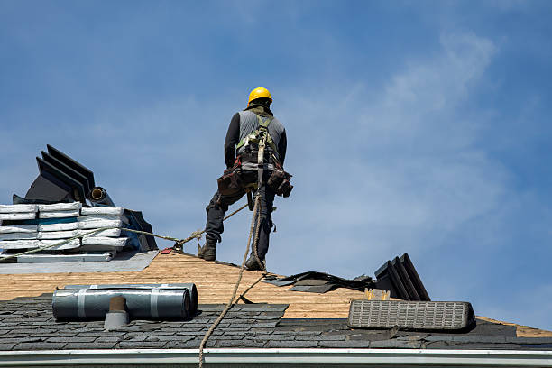 Professional Gutter Installation technician working in Fairmont, MN